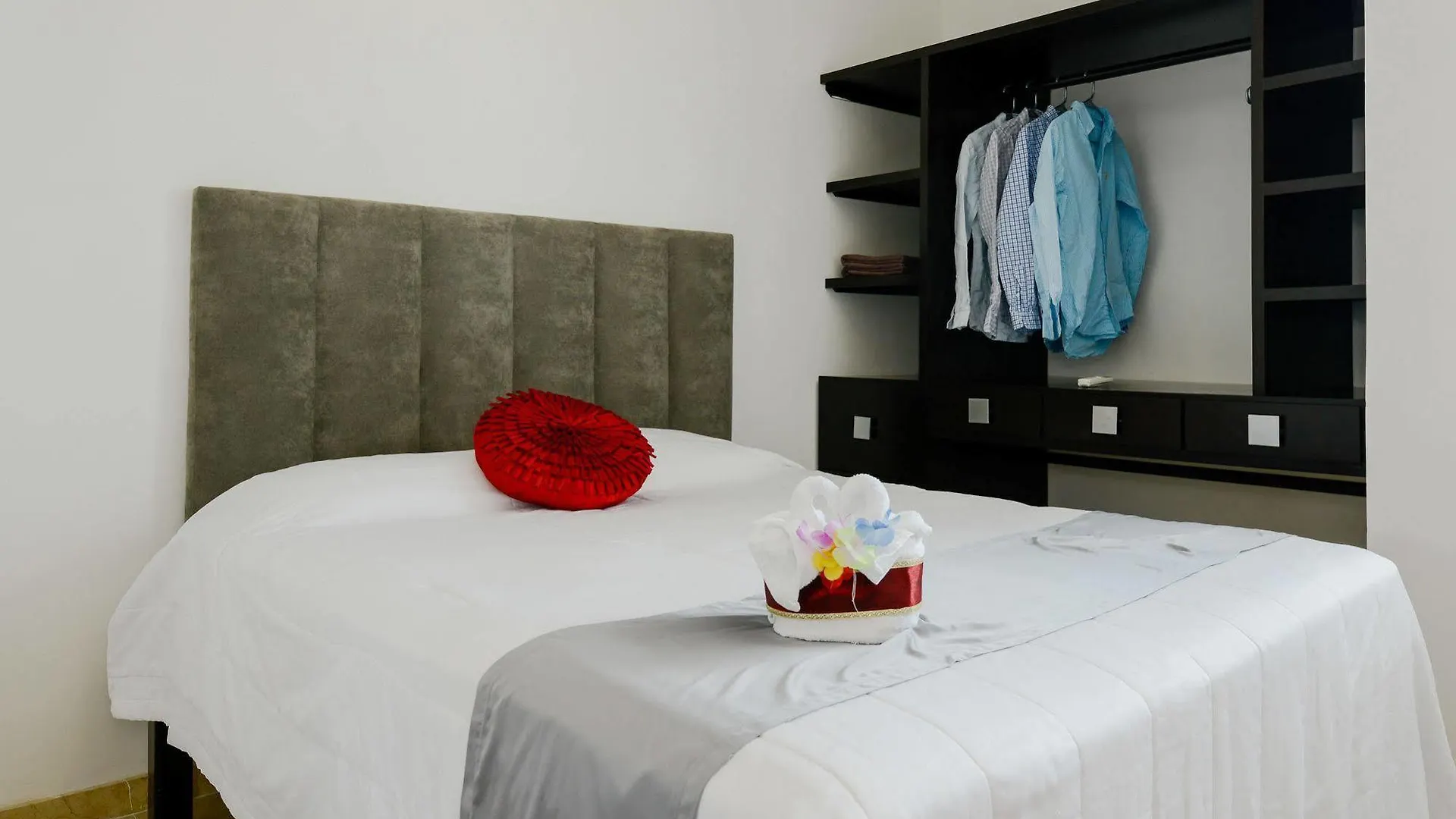 *** Aparthotel La Playa Condo Playa del Carmen Mexico