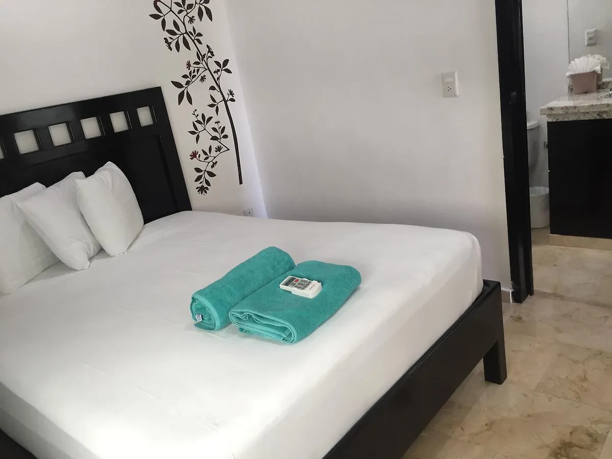 Aparthotel La Playa Condo Playa del Carmen