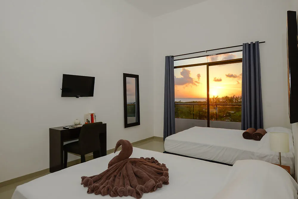 *** Apartahotel La Playa Condo Playa del Carmen México